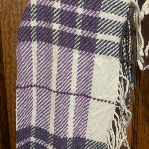 Purple and white plaid fringe scarf - Picture 3 of 3